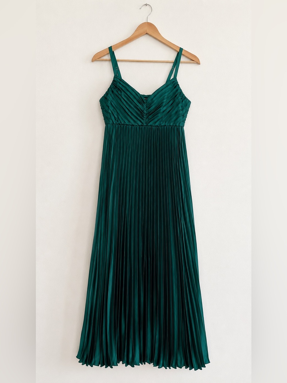 Boston Proper Size 6 Emerald Green Liquid Shine Pleated Maxi Dress Formal Gown - Picture 4 of 6